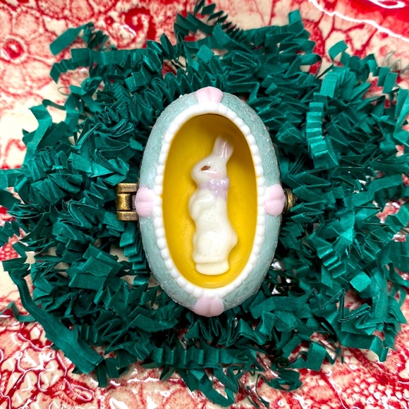 PHB Midwest of Cannon Falls Hinged Easter Bunny Shadow Box Egg & Stand - Picture 1 of 4